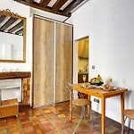 Bnbnova - Charming Studio Near Notre-Dame & Marais