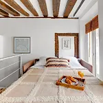 Bnbnova - Charming Studio Near Notre-Dame & Marais